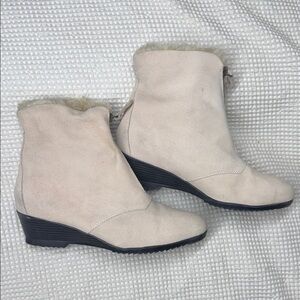 Sporto Women's Cream Suede Ankle Boots - Size 11